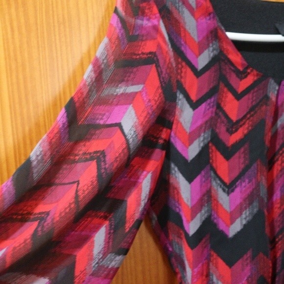 IZ Byer Chevron Print Pink Print Sheer Sleeve Mini Dress Small - Picture 5 of 12